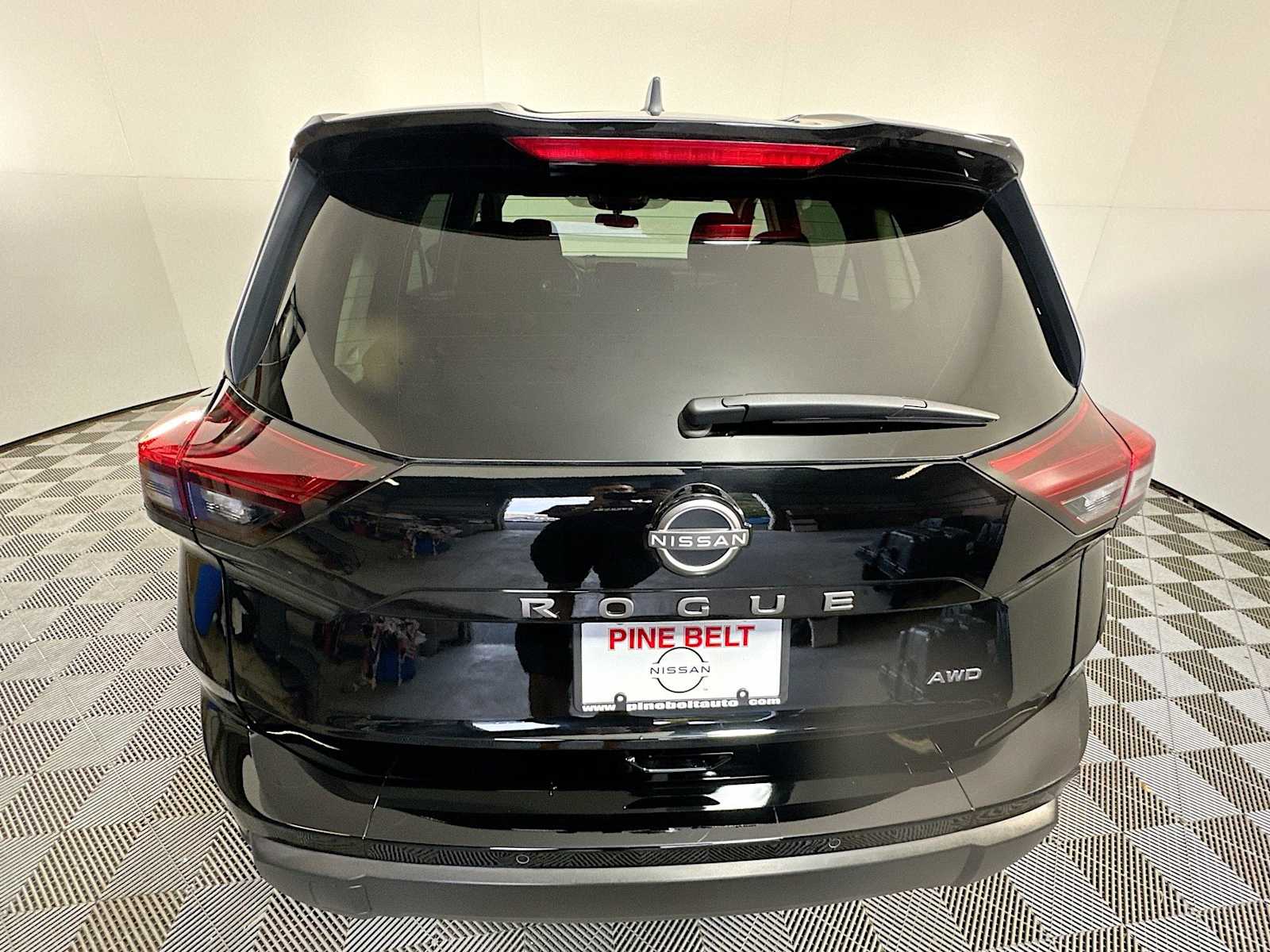 2025 Nissan Rogue S photo 5