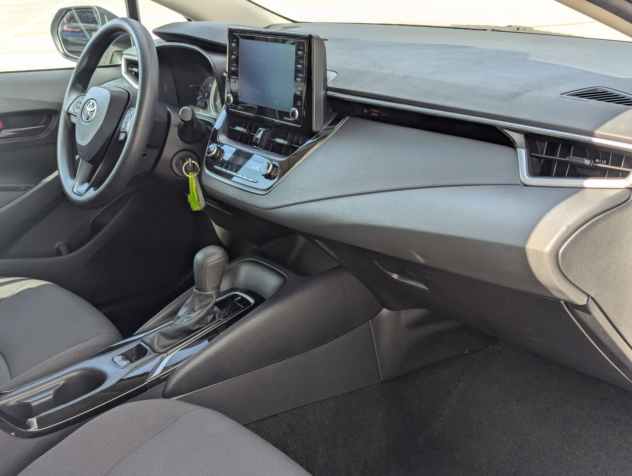 2022 Toyota Corolla LE photo 29