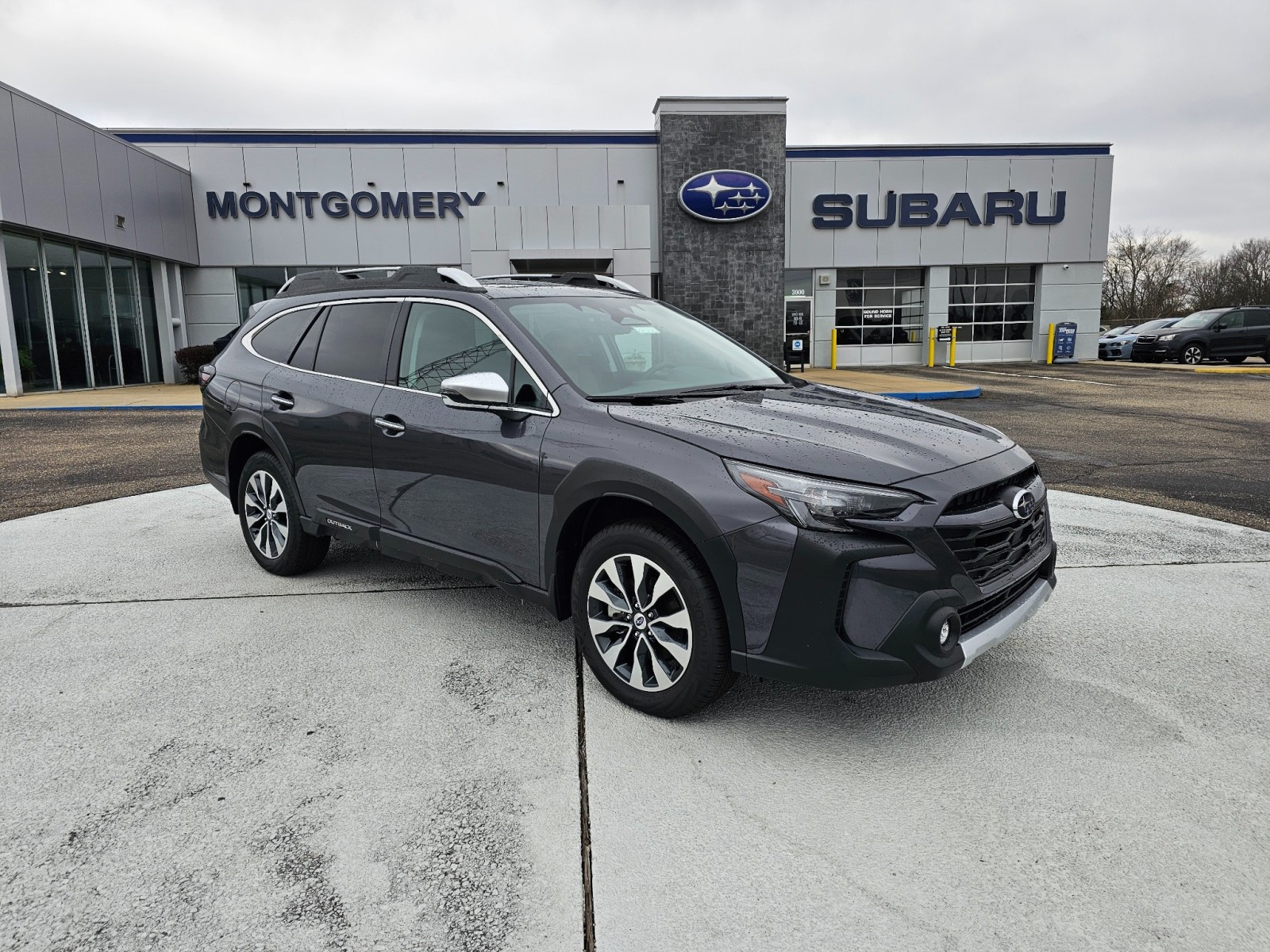 2025 Subaru Outback Touring's photo