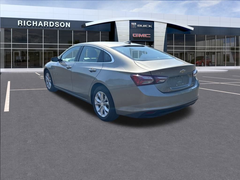 2022 Chevrolet Malibu photo 3
