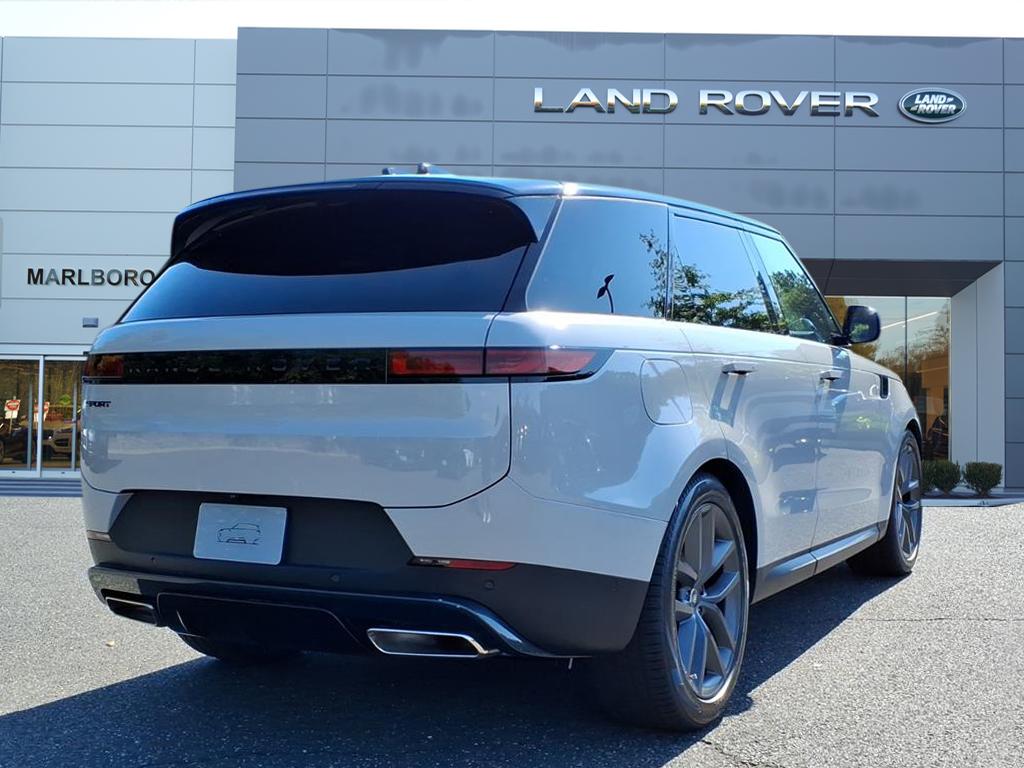 2025 Land Rover Range Rover Sport SE photo 2
