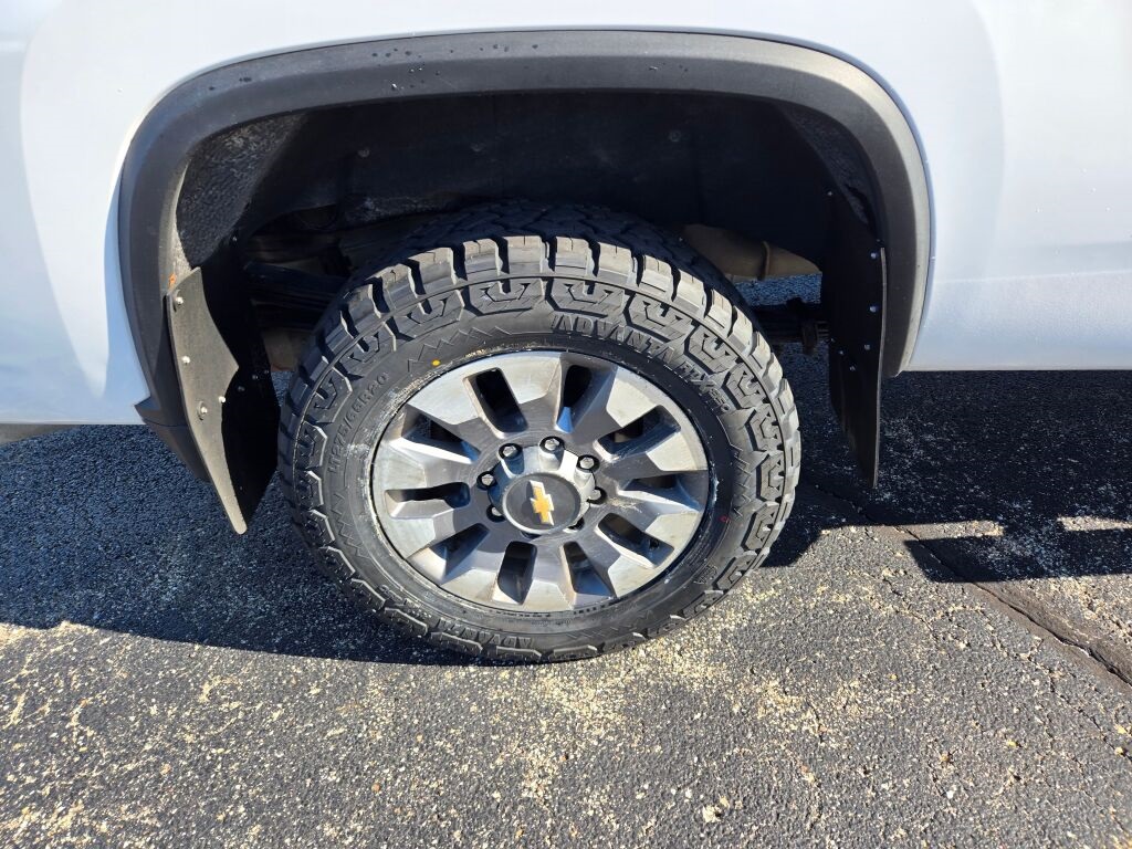 2021 Chevrolet Silverado 2500HD Custom photo 8
