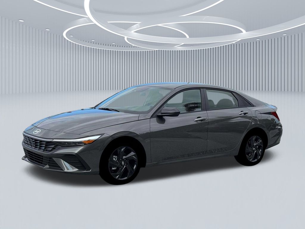 2026 Hyundai Elantra SEL Sport photo 2