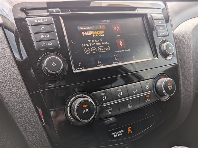 2020 Nissan Rogue Sport S photo 16