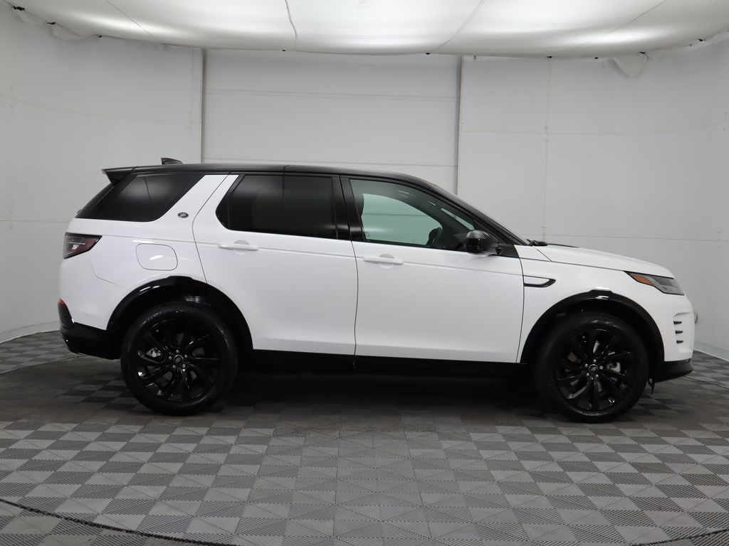 2024 Land Rover Discovery Sport SE photo 3