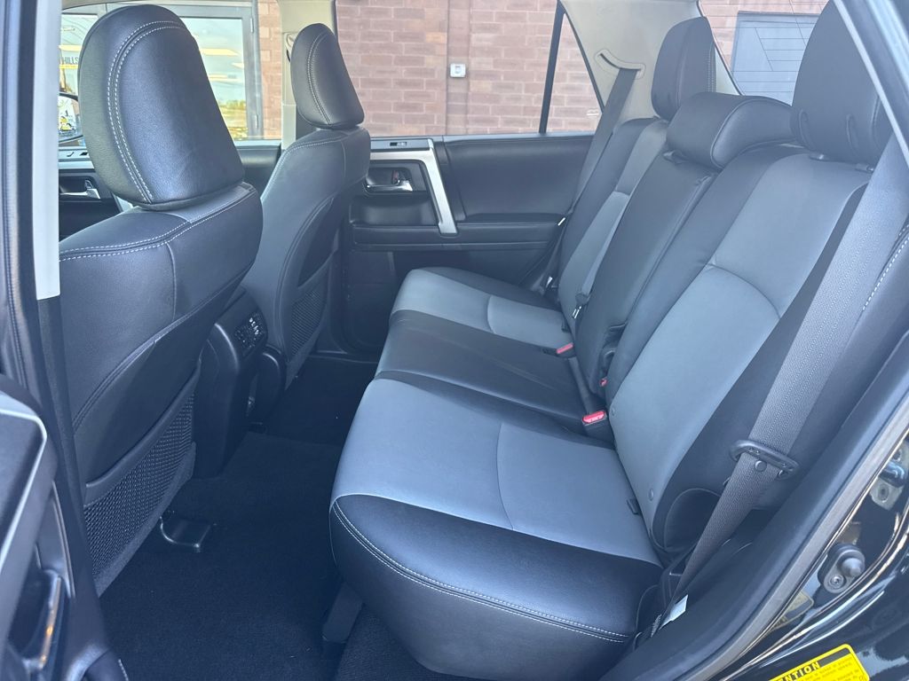 2020 Toyota 4Runner SR5 Premium photo 25