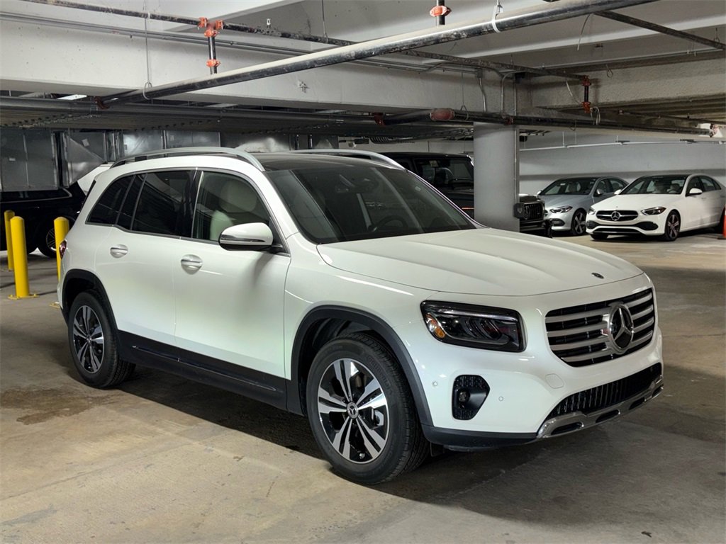 2025 Mercedes-Benz GLB Base