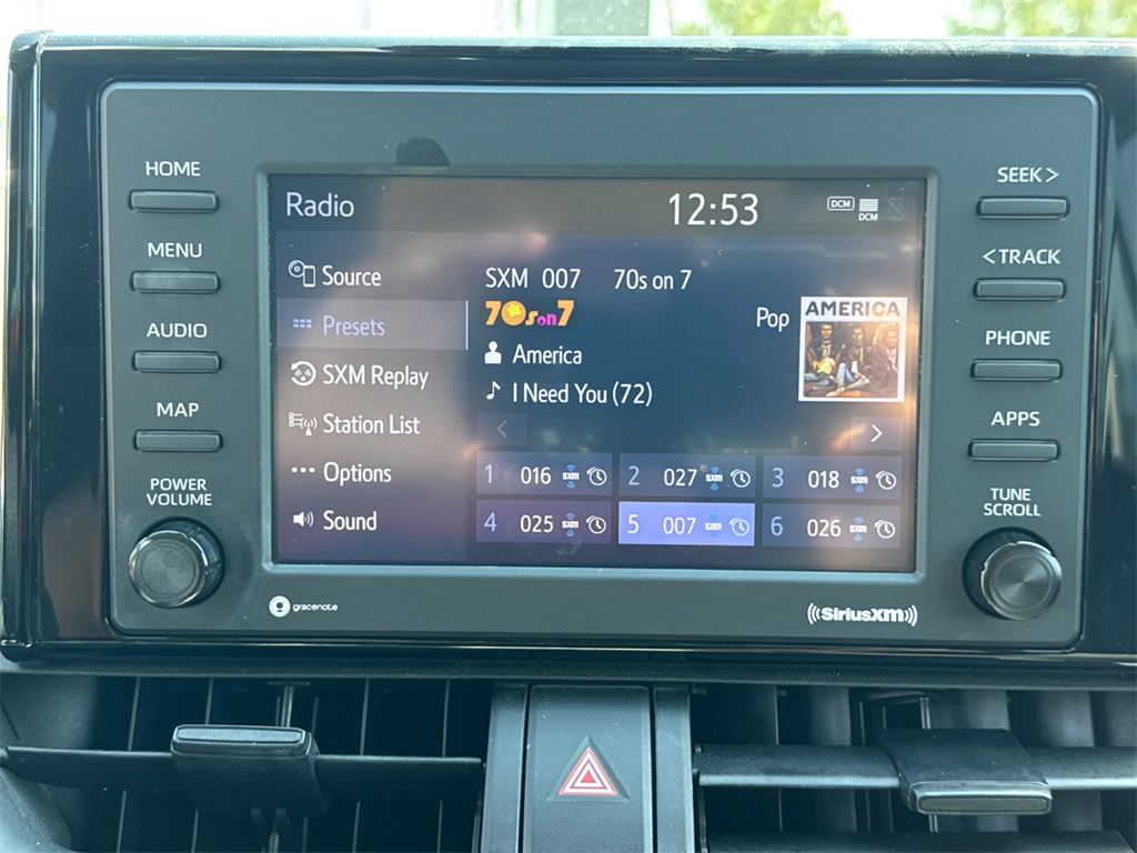 2022 Toyota RAV4 XLE photo 26