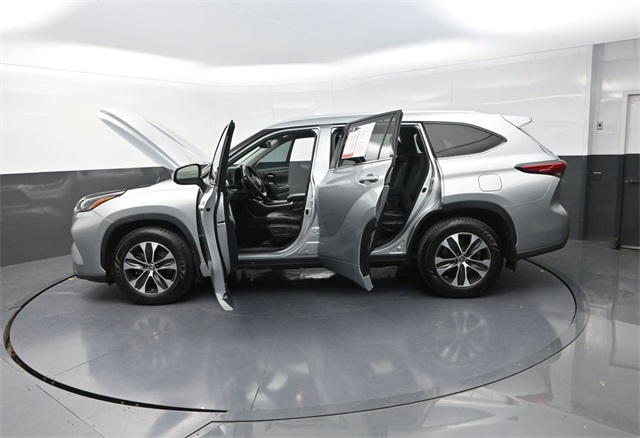 2022 Toyota Highlander XLE photo 37