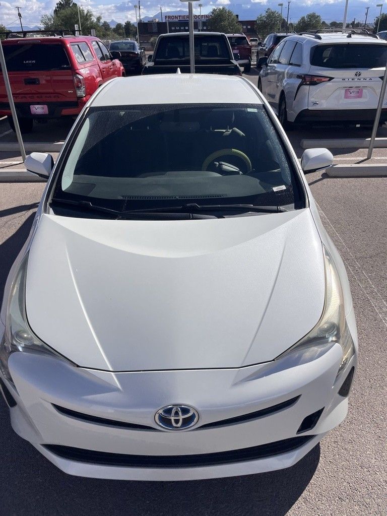2016 Toyota Prius Four photo 5