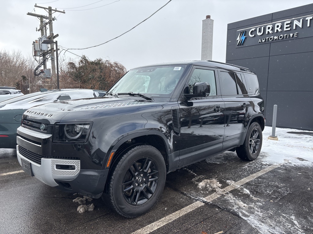 2024 Land Rover Defender S's photo