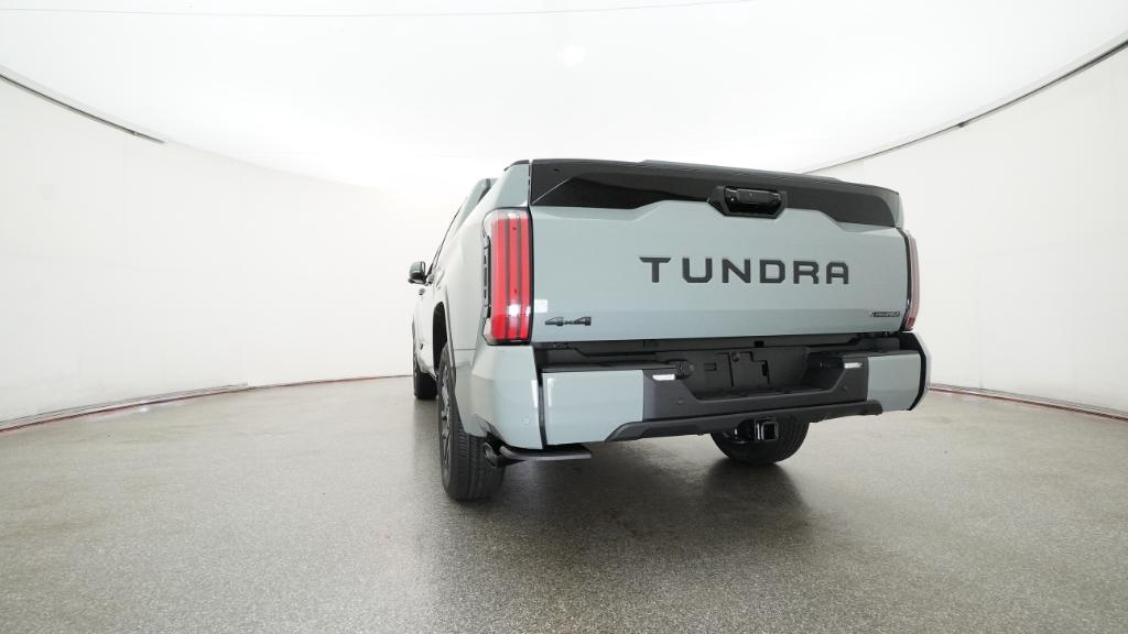 2025 Toyota Tundra Platinum CrewMax photo 32