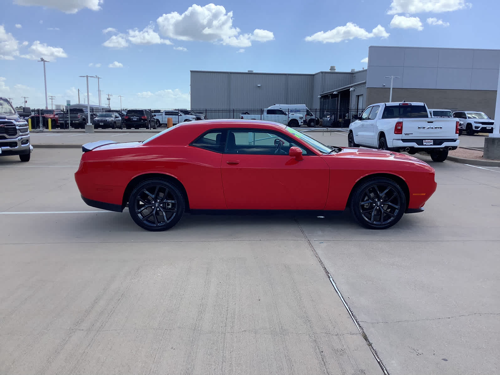 2023 Dodge Challenger SXT photo 5