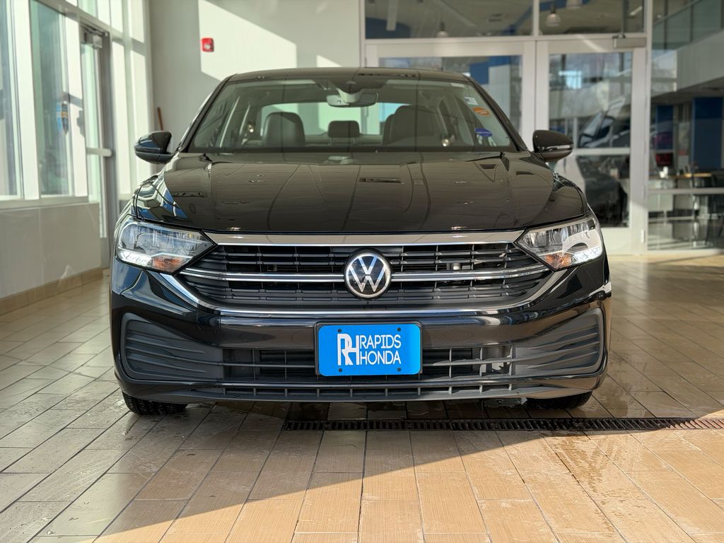 Used 2022 Volkswagen Jetta SE with VIN 3VW7M7BU0NM032928 for sale in Coon Rapids, Minnesota
