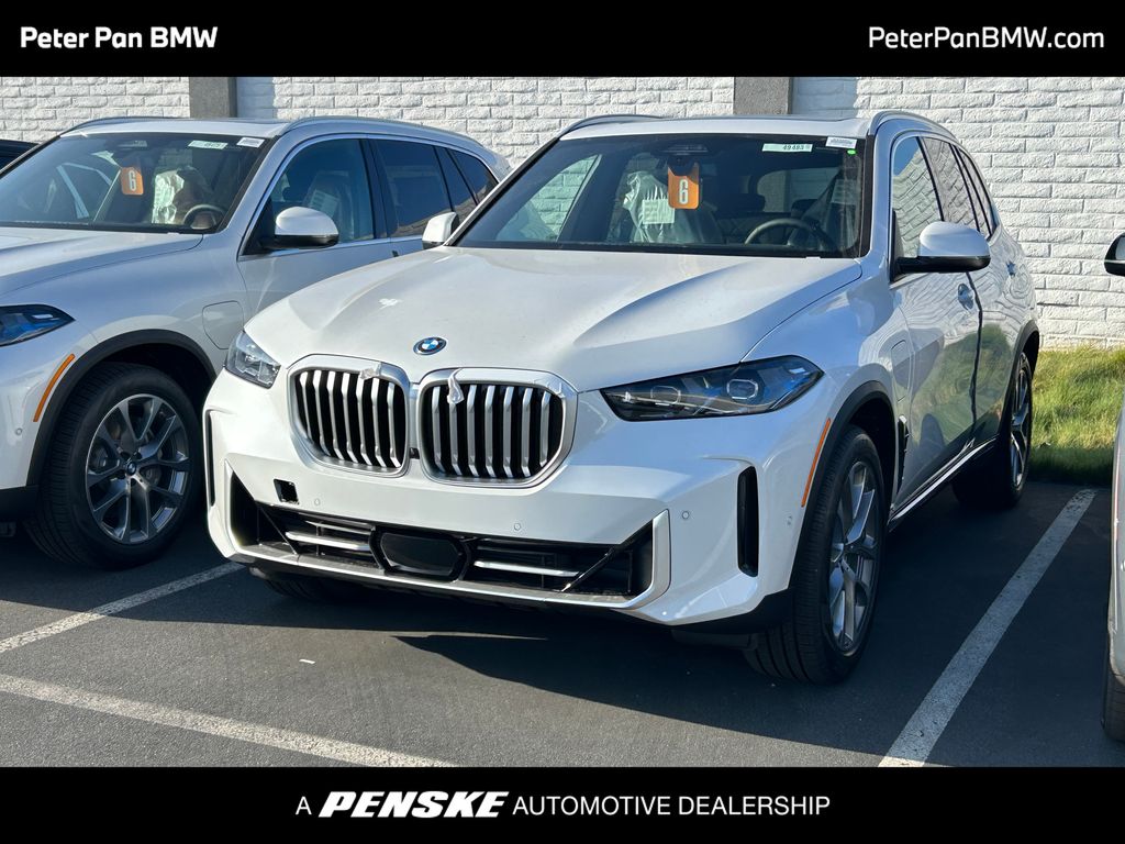 2026 BMW X5 50e's photo