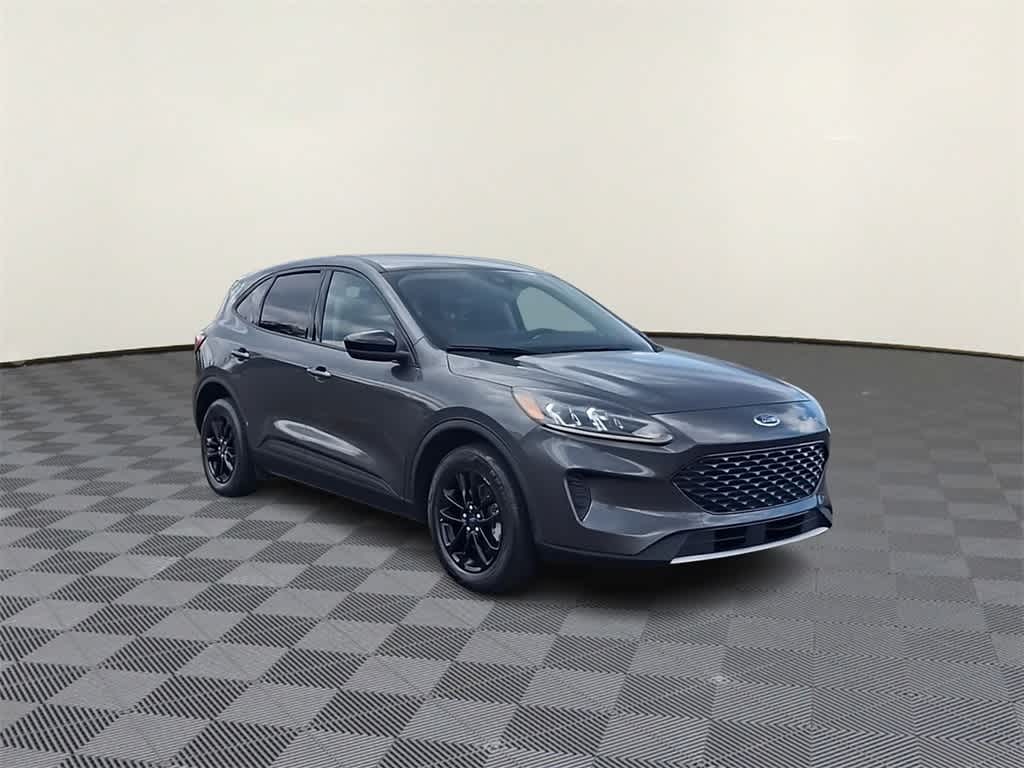 2020 Ford Escape SE Sport Hybrid photo 2
