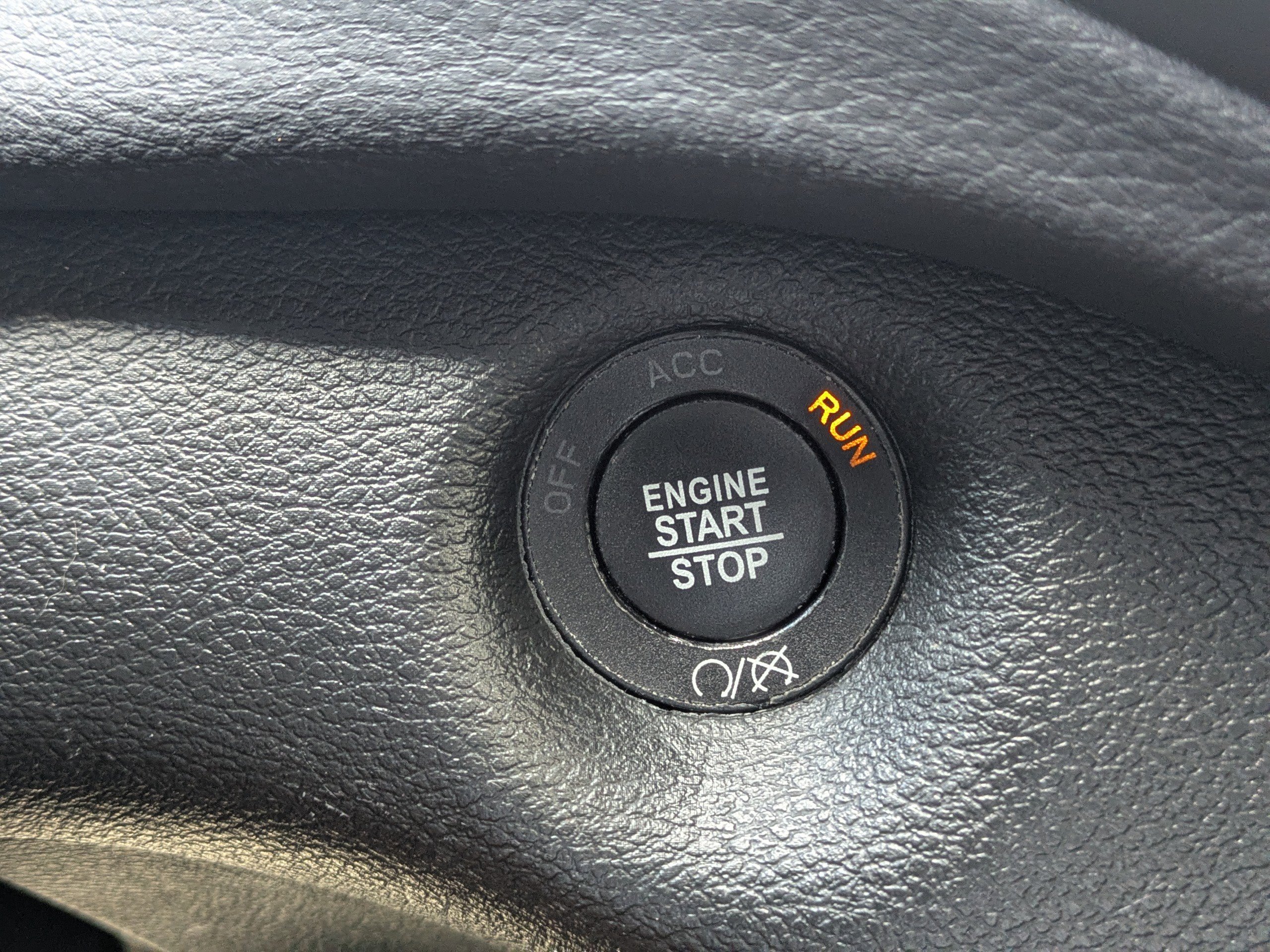 2023 Jeep Cherokee Altitude Lux photo 28