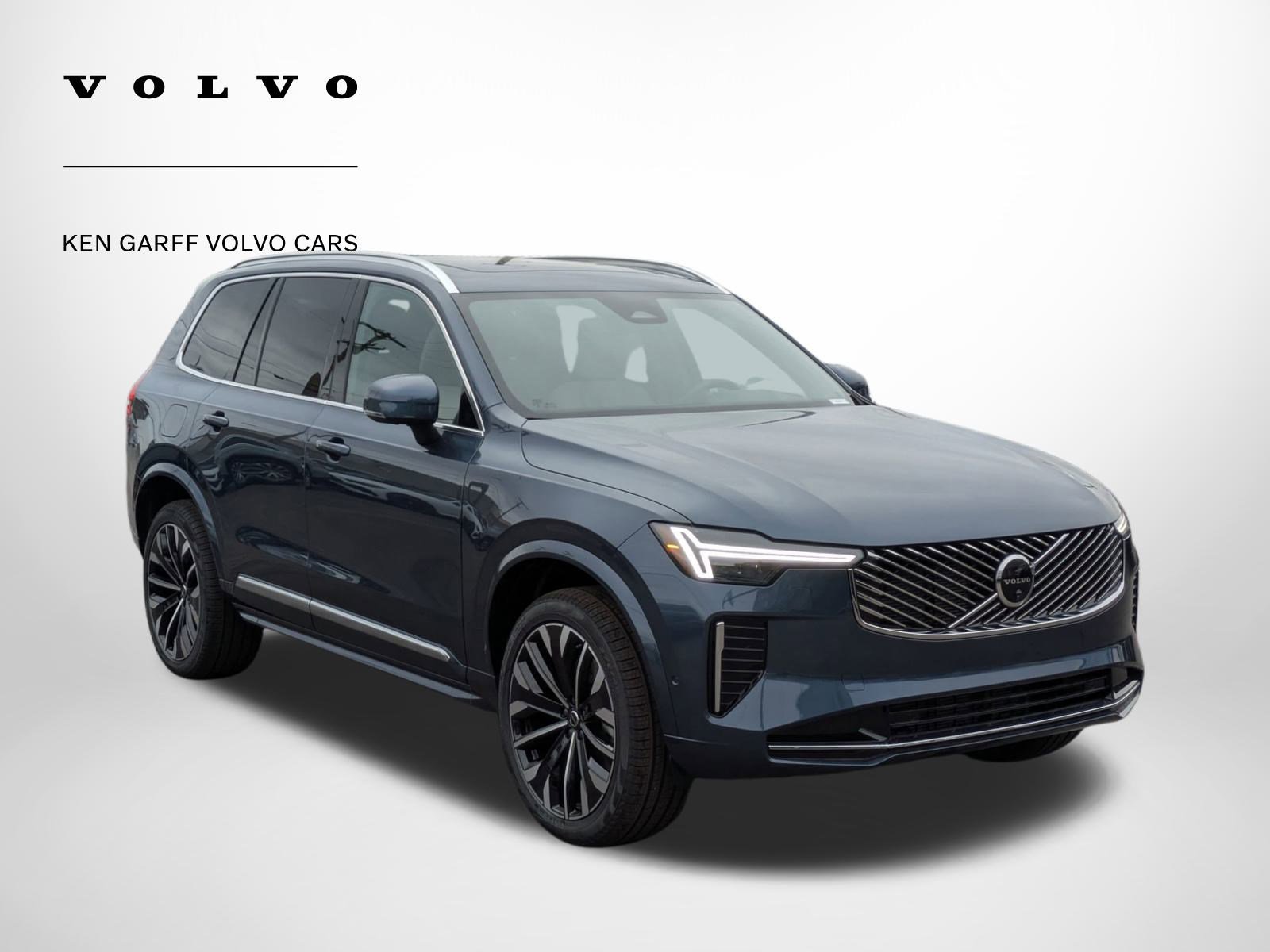 2026 Volvo XC90 Plus's photo