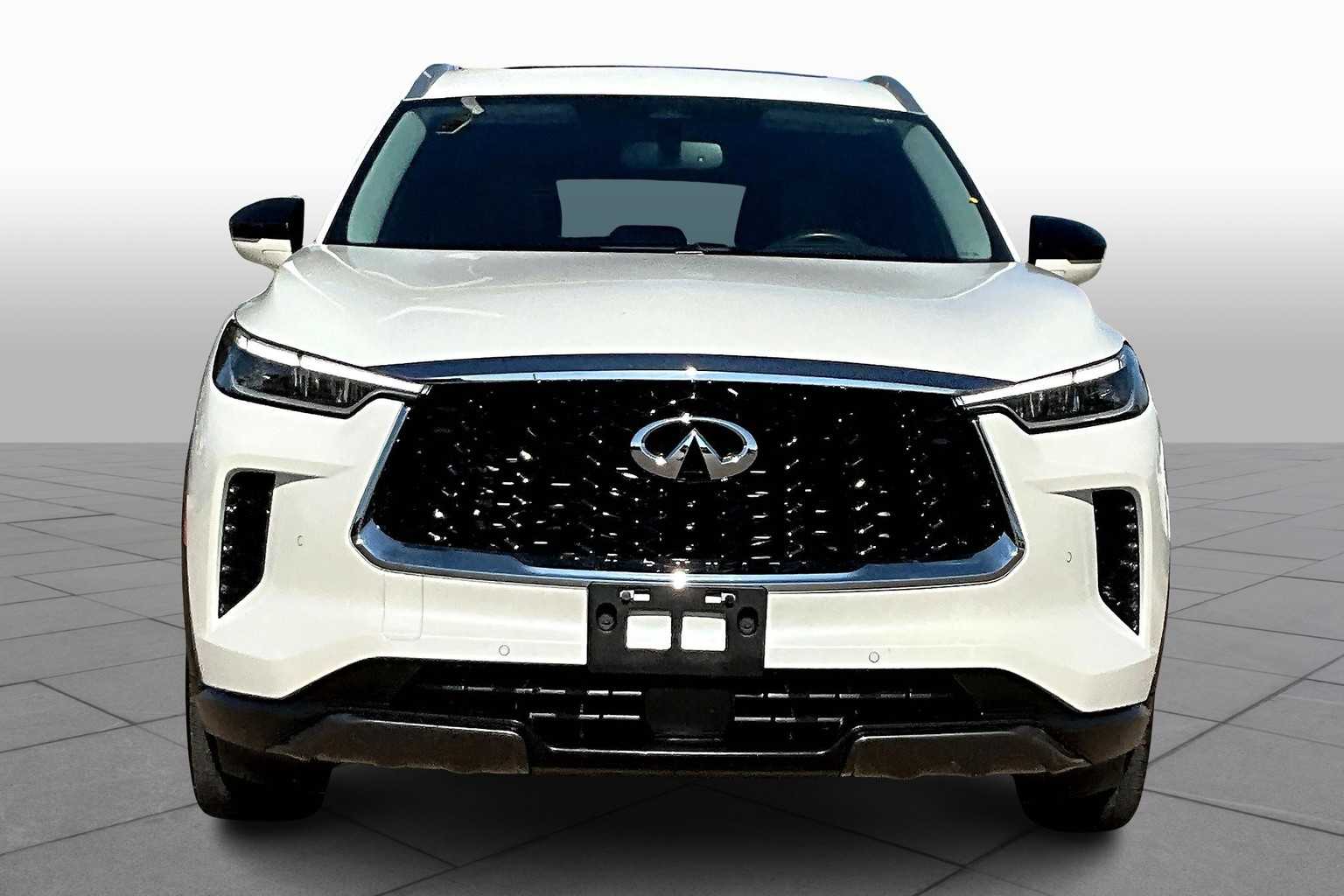 2022 Infiniti QX60 Luxe photo 3