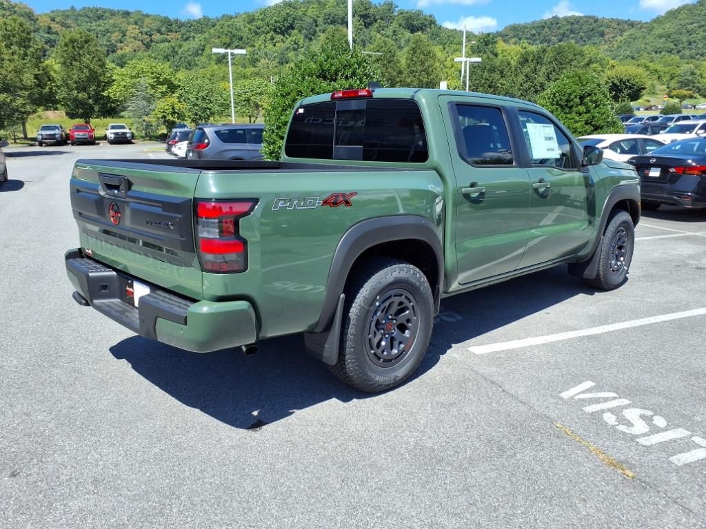 2025 Nissan Frontier Crew Cab PRO-4X photo 3