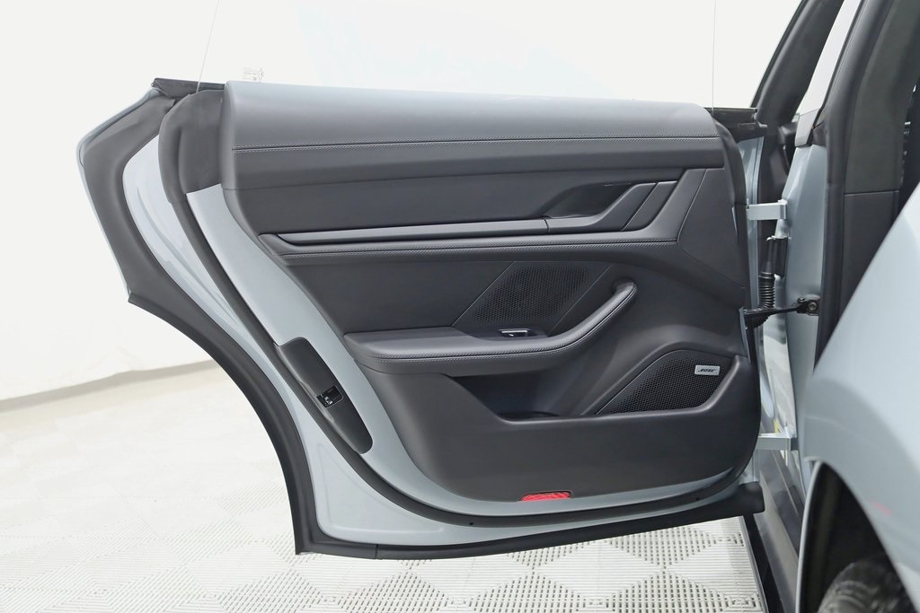 2022 Porsche Taycan GTS photo 35