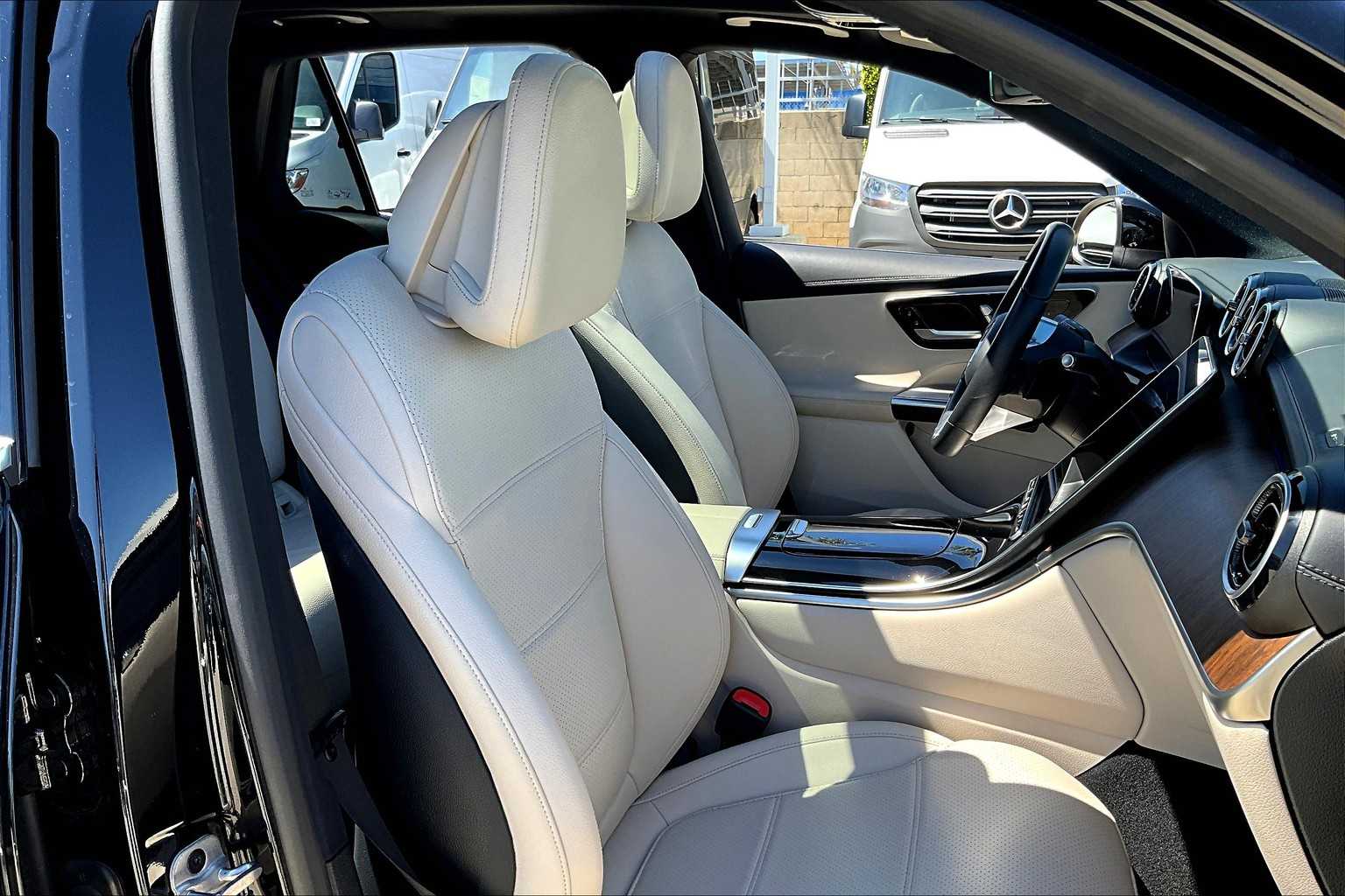 2024 Mercedes Benz GLC 300 4MATIC photo 8