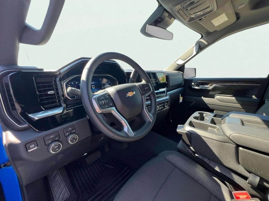 2025 Chevrolet Silverado 1500 LT photo 7