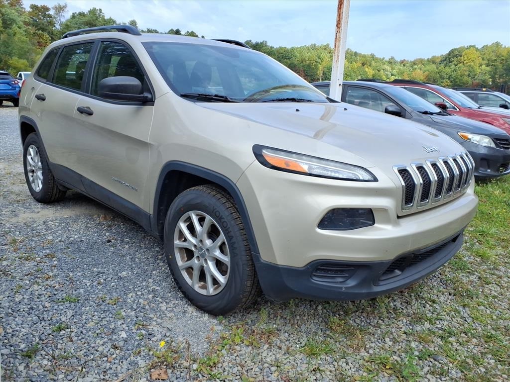 2015 Jeep Cherokee Sport photo 4