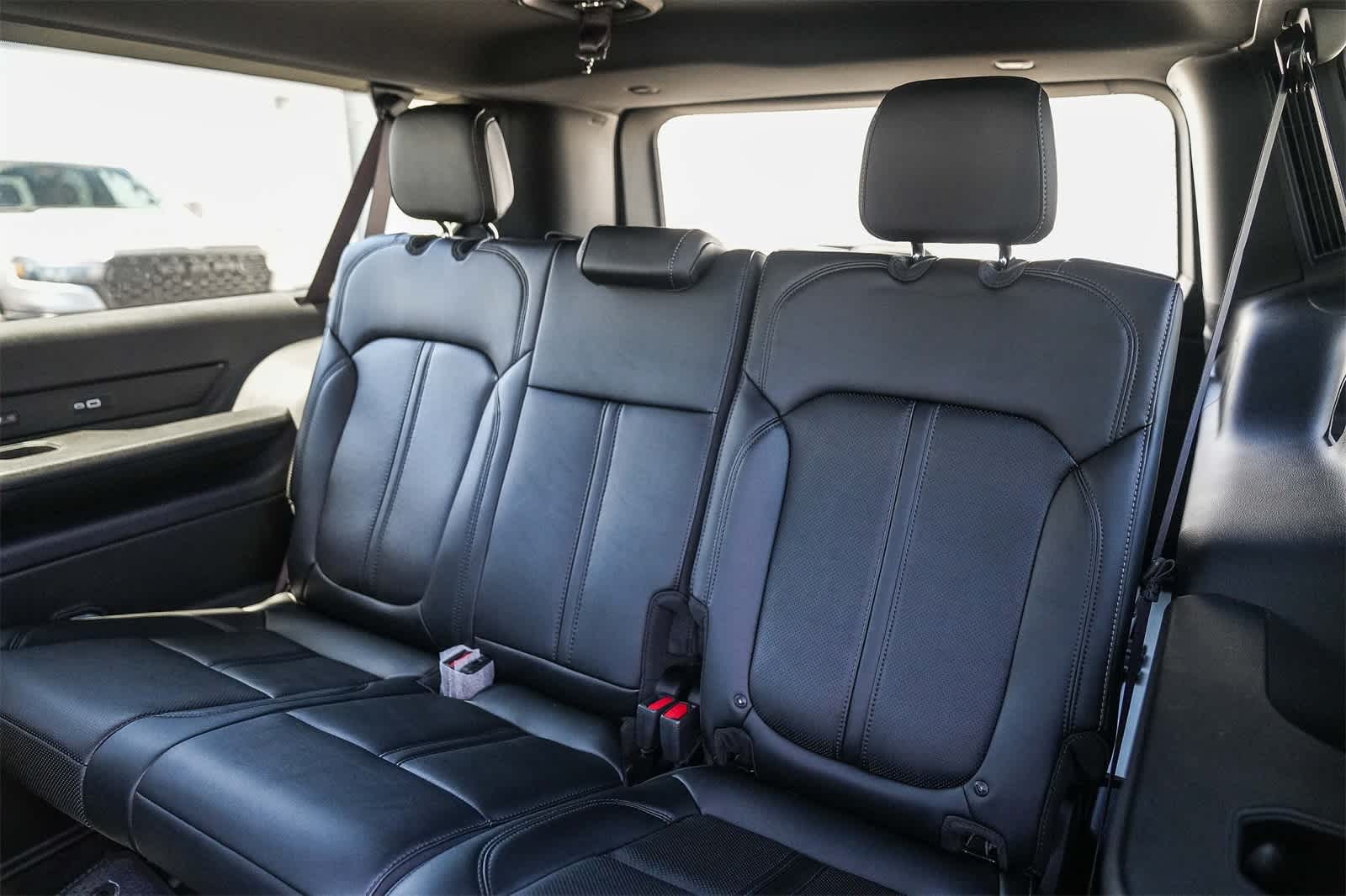 2025 Jeep Wagoneer L Series III photo 19