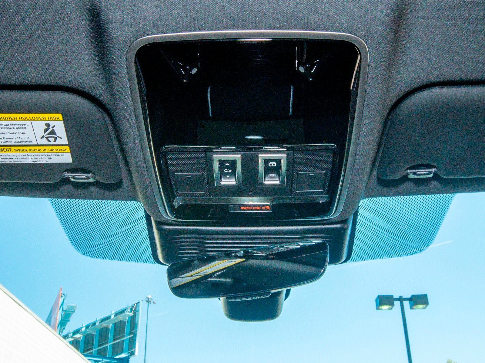 2025 Land Rover Range Rover Velar SE photo 17