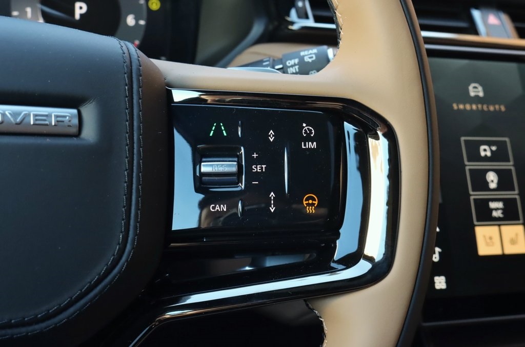 2025 Land Rover Range Rover Velar photo 15