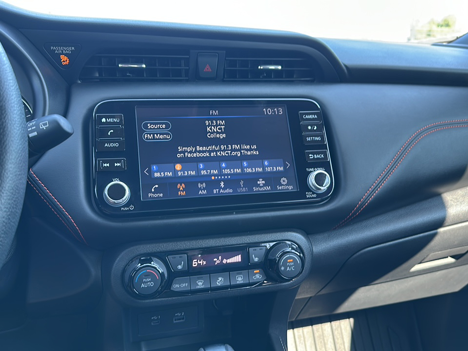 2023 Nissan Kicks SR photo 13