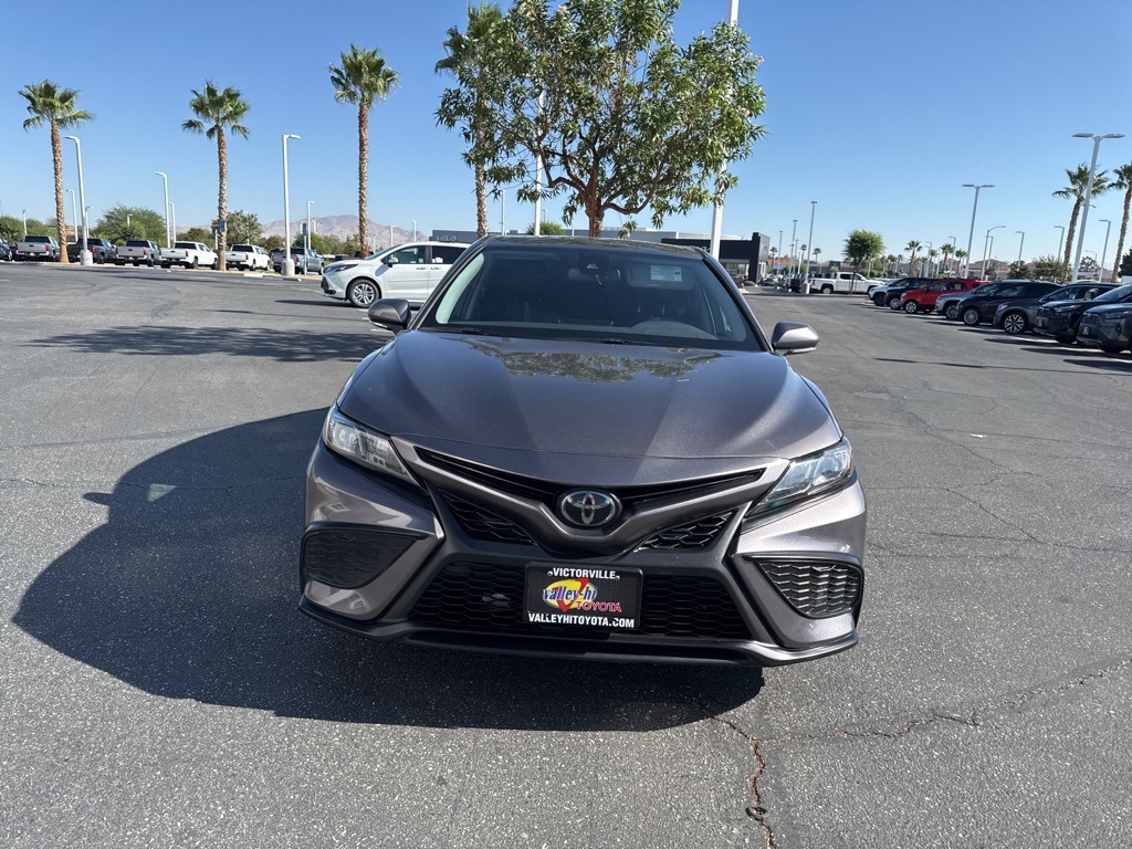 2022 Toyota Camry SE photo 3