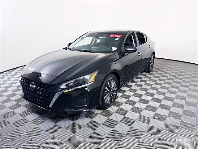 2024 Nissan Altima 2.5 SV photo 3