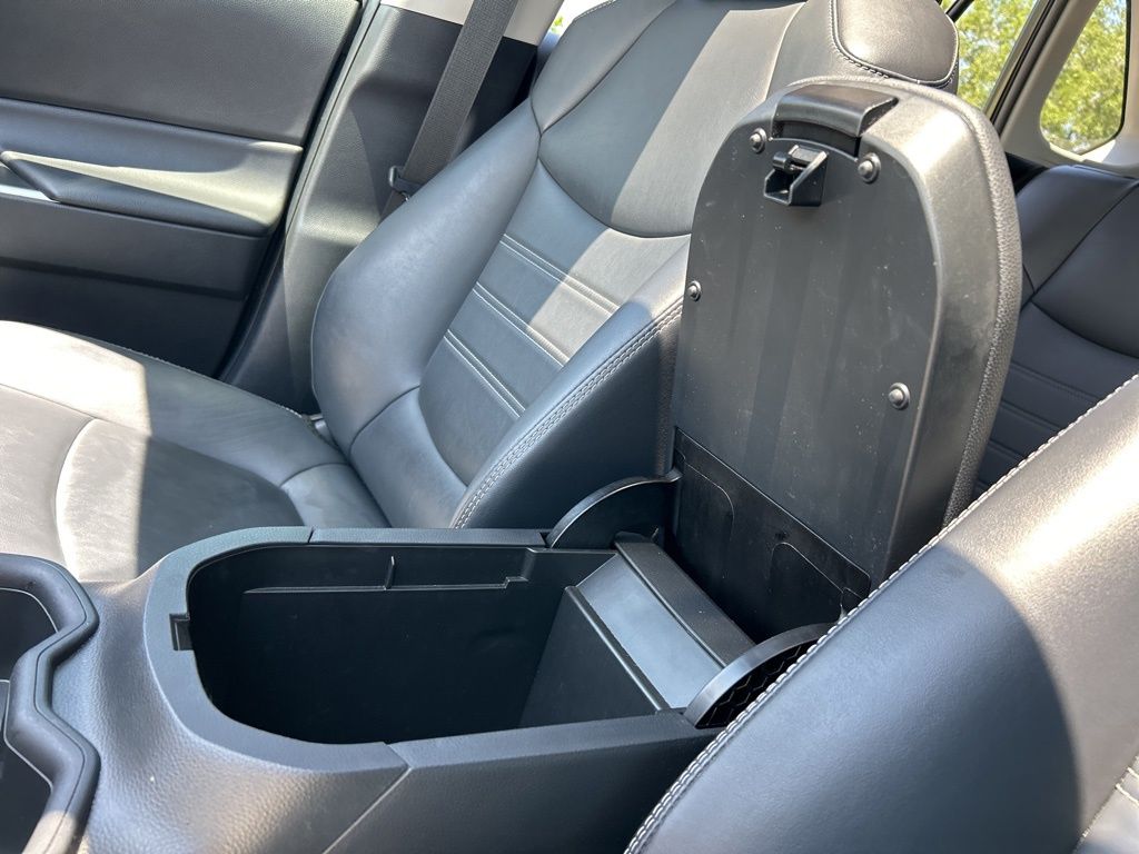 2023 Toyota RAV4 XLE Premium photo 31