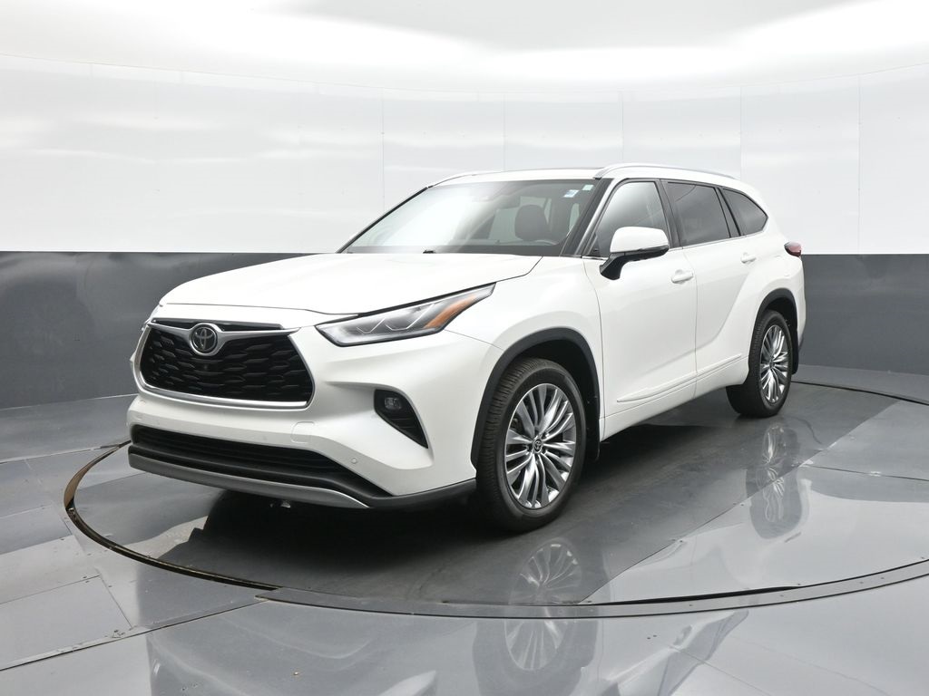 2021 Toyota Highlander Platinum photo 3