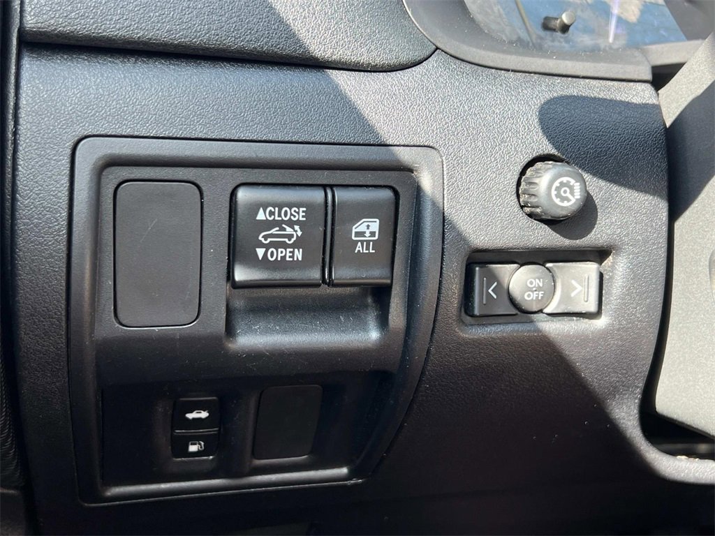 2011 Lexus IS 250C photo 24