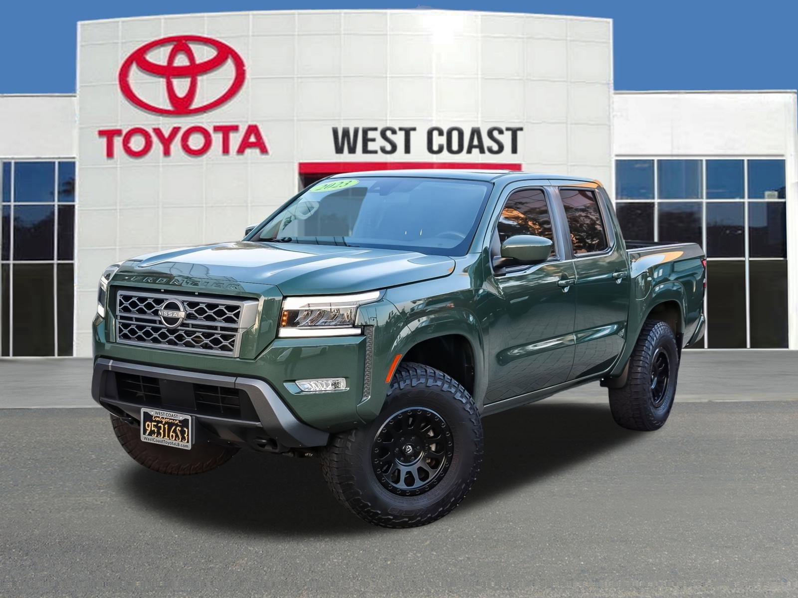 2023 Nissan Frontier SV's photo