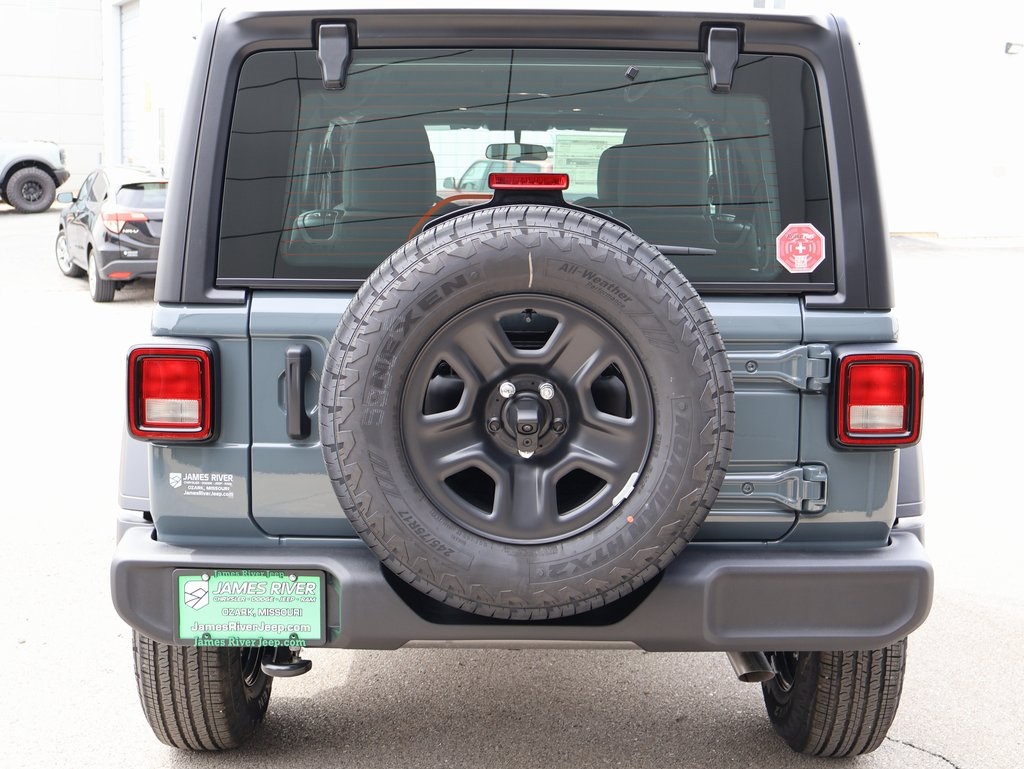 2025 Jeep Wrangler Sport photo 4
