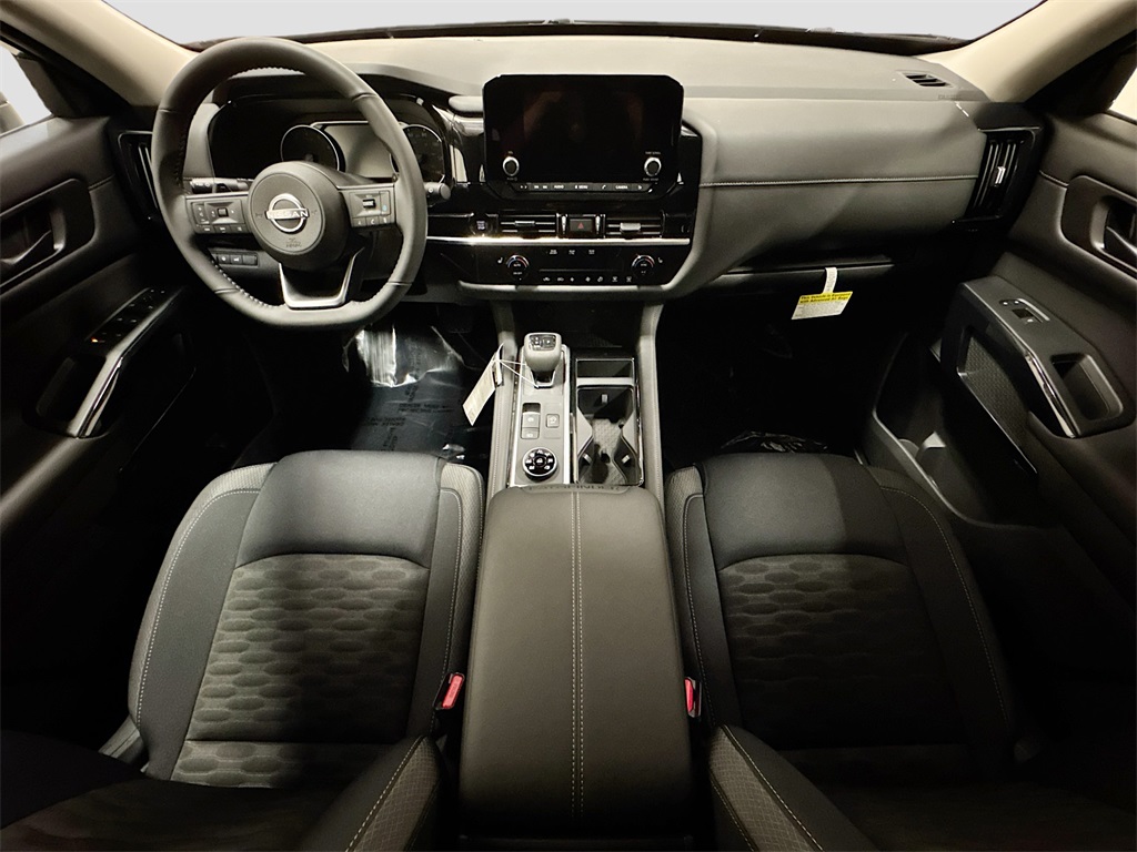 2025 Nissan Pathfinder SV photo 5