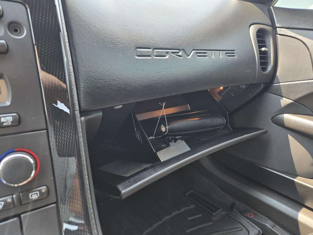 2009 Chevrolet Corvette 1LT Convertible photo 12