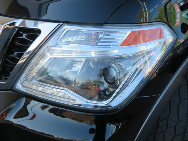 2017 Nissan Armada Platinum photo 39