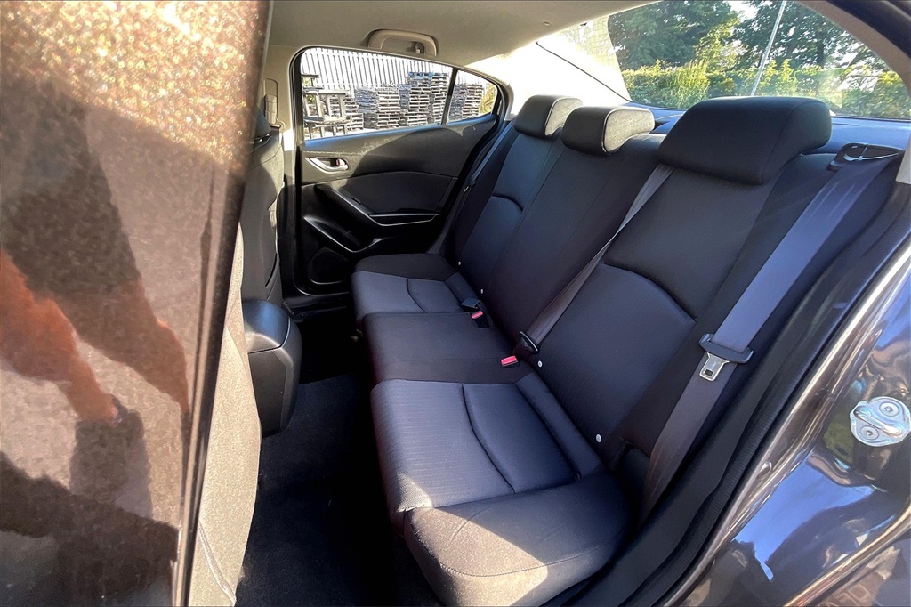 2015 Mazda Mazda3 i SV photo 22