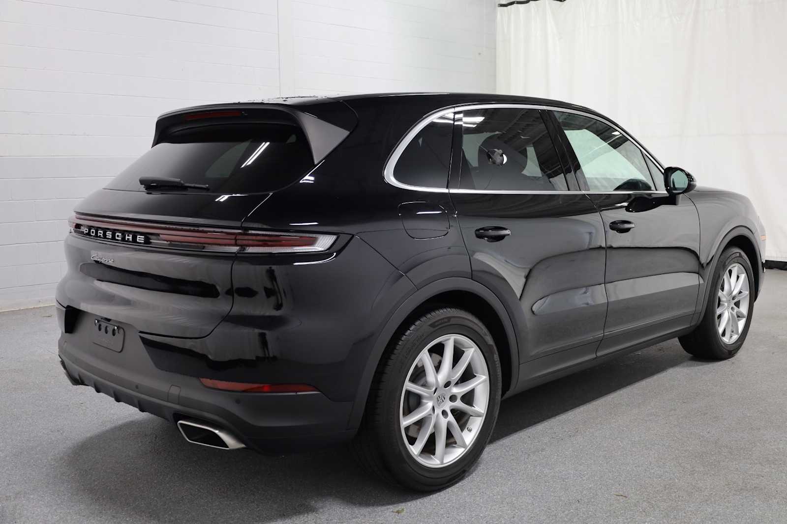 2024 Porsche Cayenne photo 7
