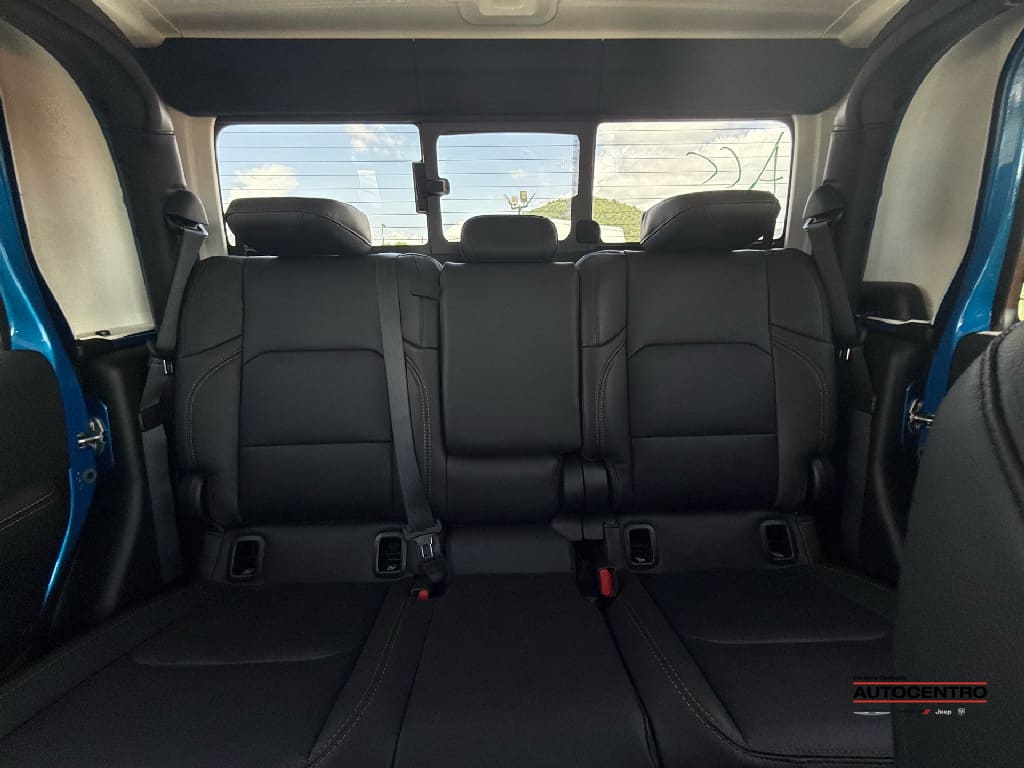 2025 Jeep Gladiator Sport photo 3