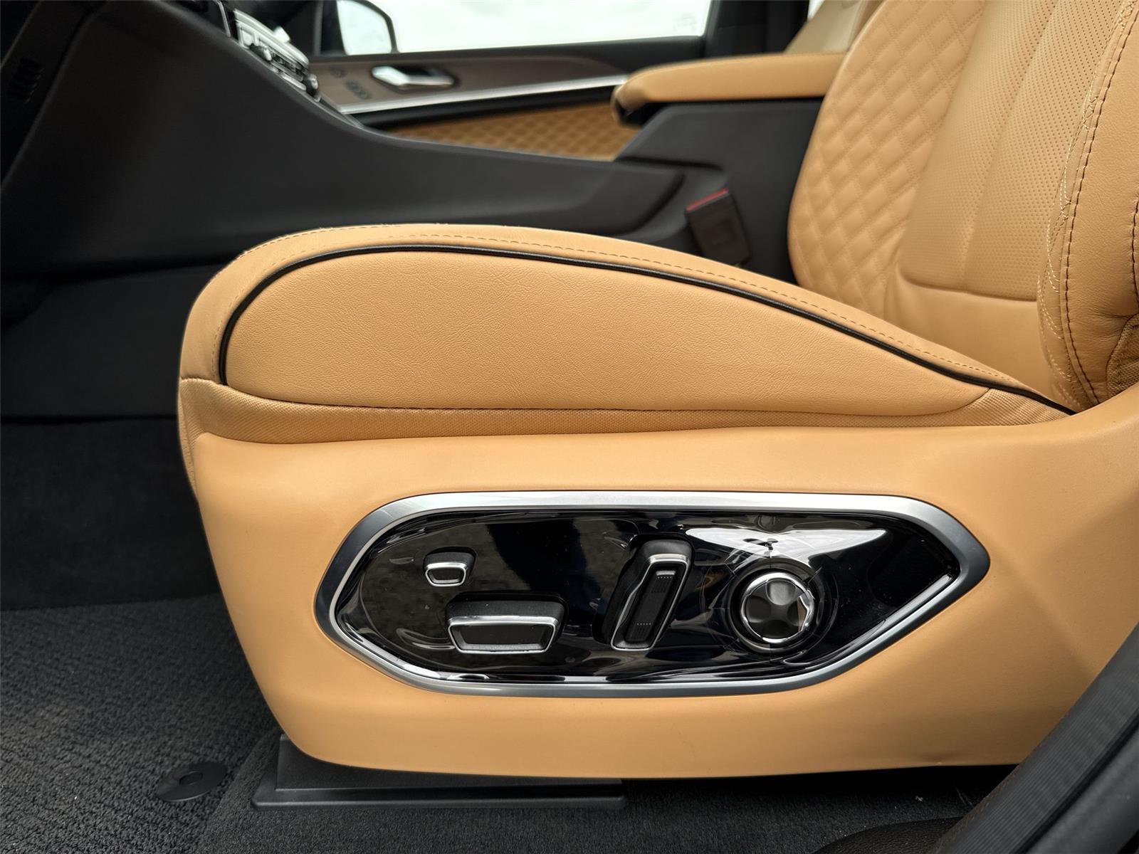 2025 Jeep Grand Cherokee L Summit photo 13