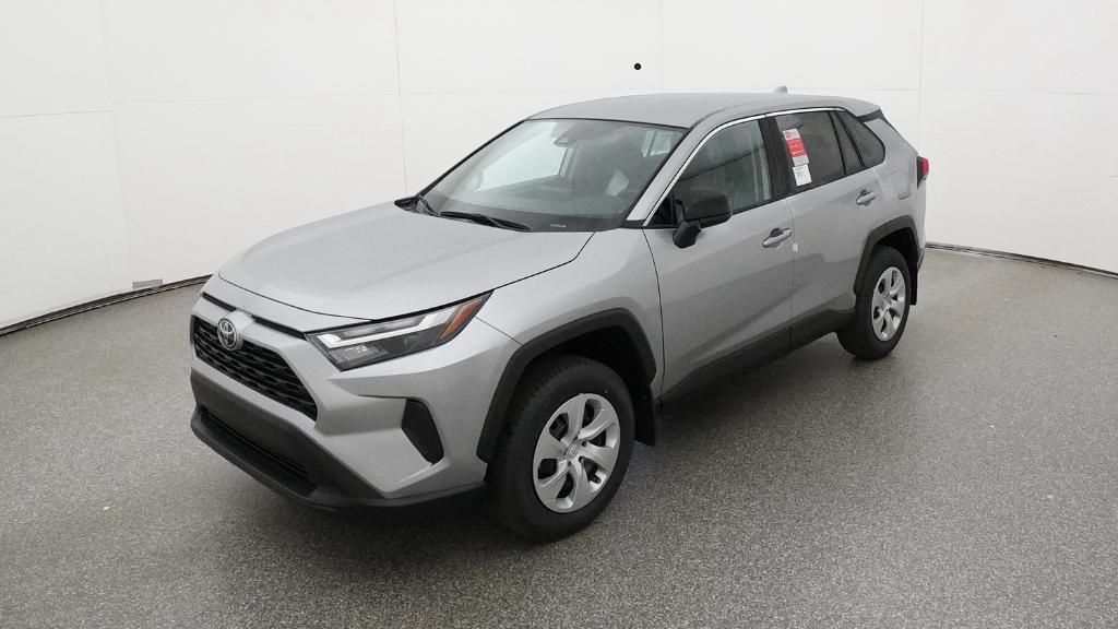2025 Toyota RAV4 LE's photo