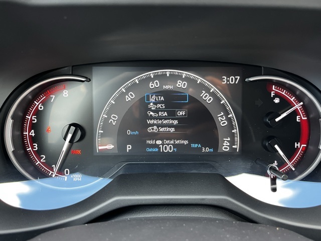 2025 Toyota RAV4 LE photo 7