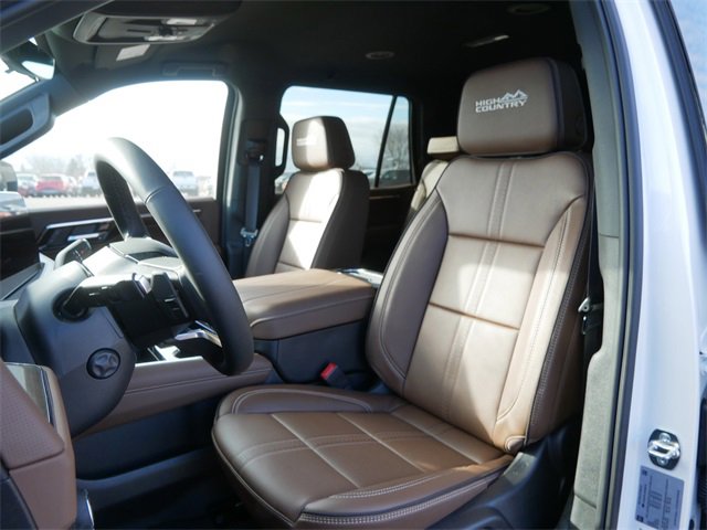 2025 Chevrolet Tahoe High Country photo 4