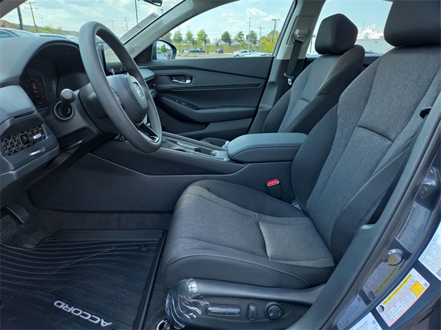2025 Honda Accord SE photo 4
